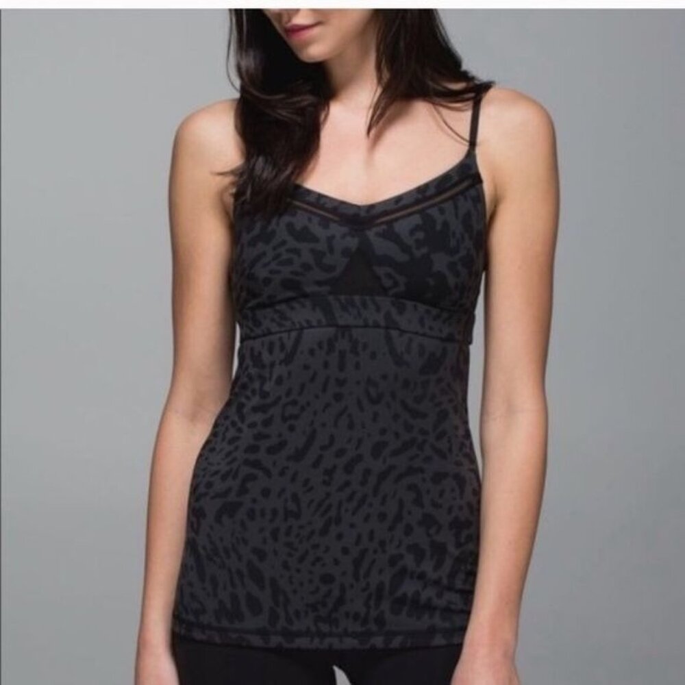Lululemon Women's Black Animal Print Just Breathe Tank Size 6 2597 - Picture 2 of 15